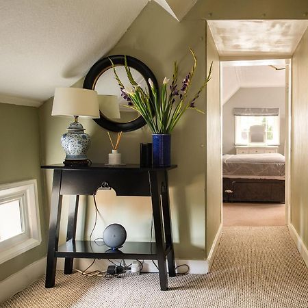 Springfield House - Birmingham Airport & Nec Bed & Breakfast Коуслхил Екстериор снимка