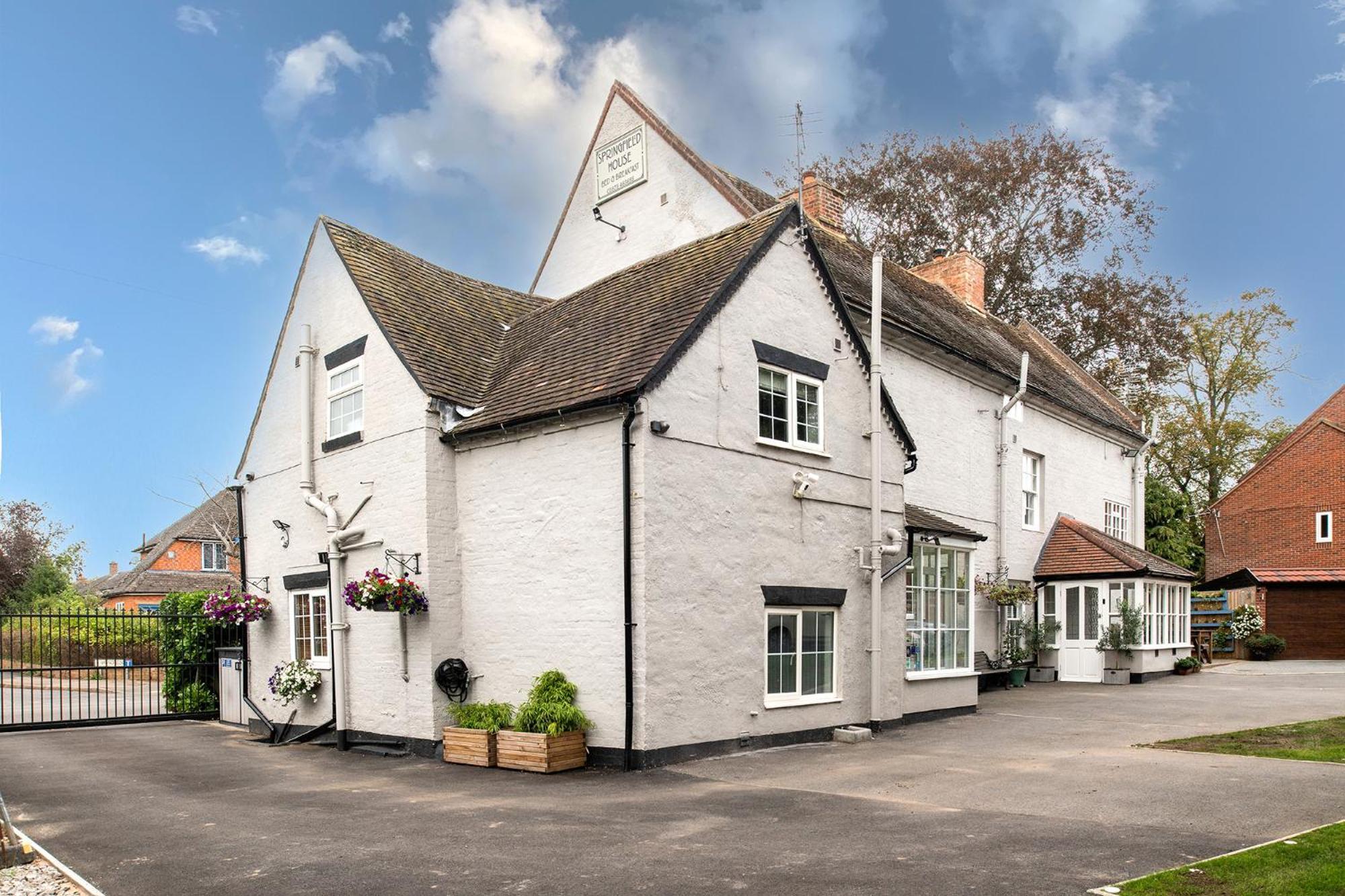 Springfield House - Birmingham Airport & Nec Bed & Breakfast Коуслхил Екстериор снимка
