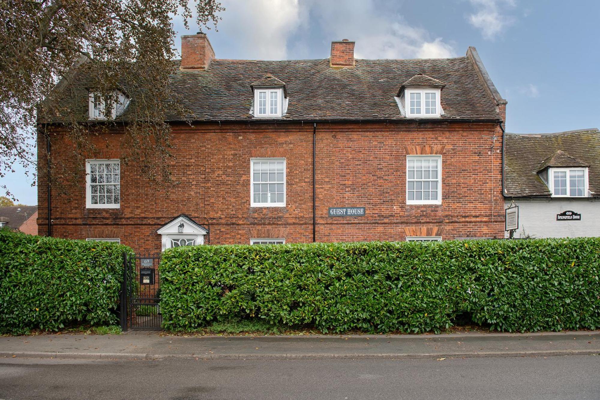 Springfield House - Birmingham Airport & Nec Bed & Breakfast Коуслхил Екстериор снимка